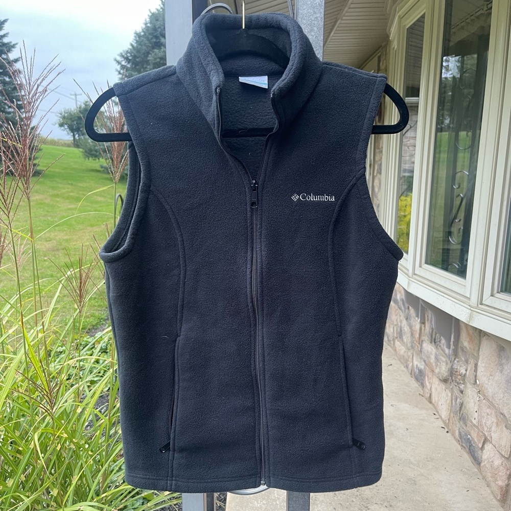 Columbia Black Vest Size M